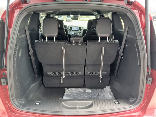 New 2026 Chrysler Pacifica Select AWD/4WD image 20