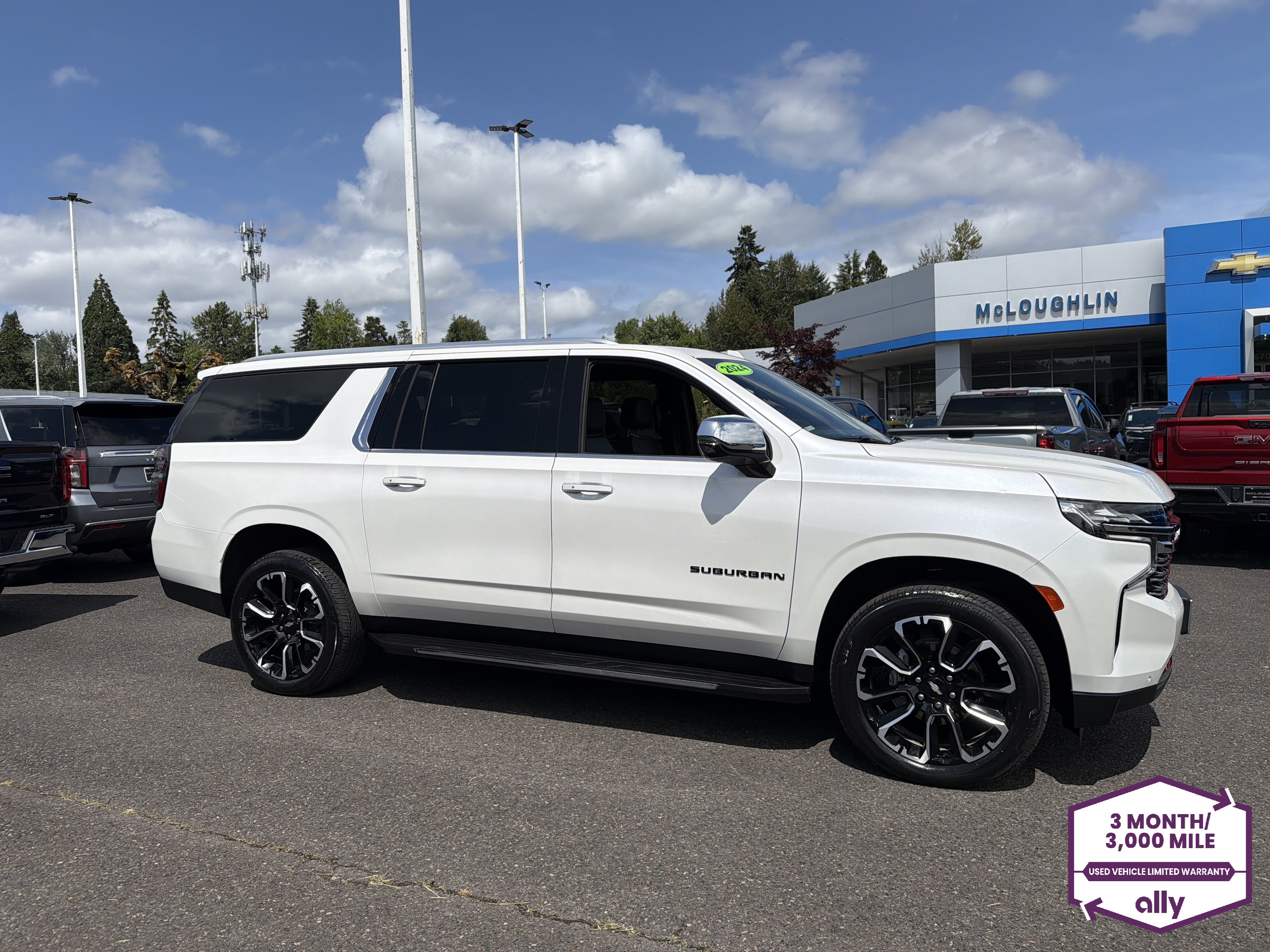 Used 2024 Chevrolet Suburban Premier AWD/4WD image 7