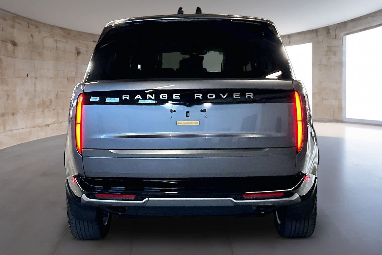 Used 2024 Land Rover Range Rover Long Wheelbase SE AWD/4WD image 6