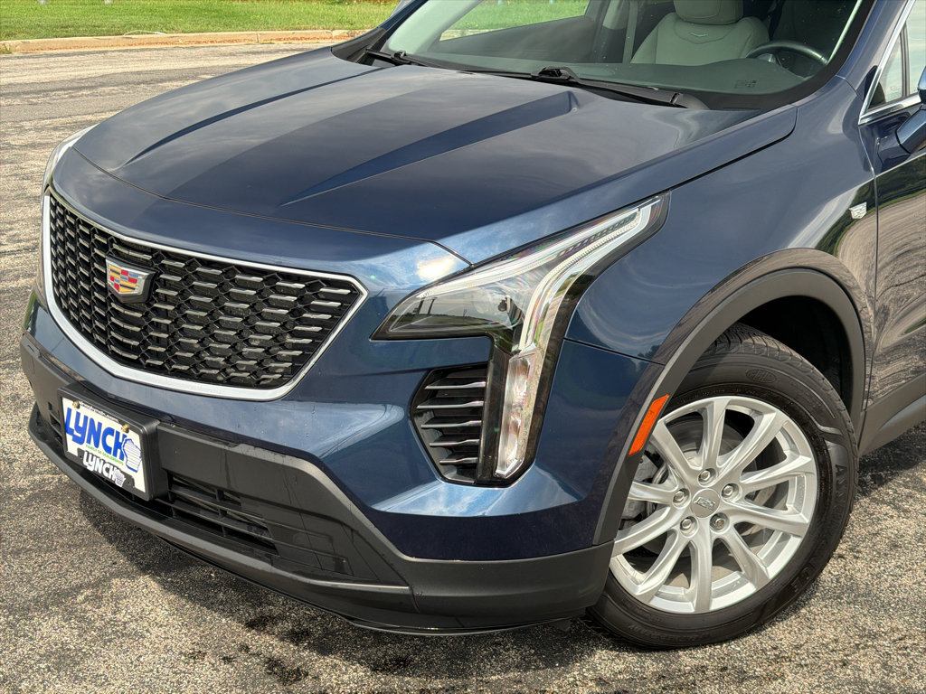 Used 2021 Cadillac XT4 Luxury w/ Cold Weather Package AWD/4WD image 8