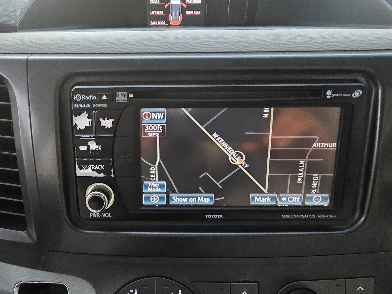 Used 2012 Toyota Sienna LE FWD image 31