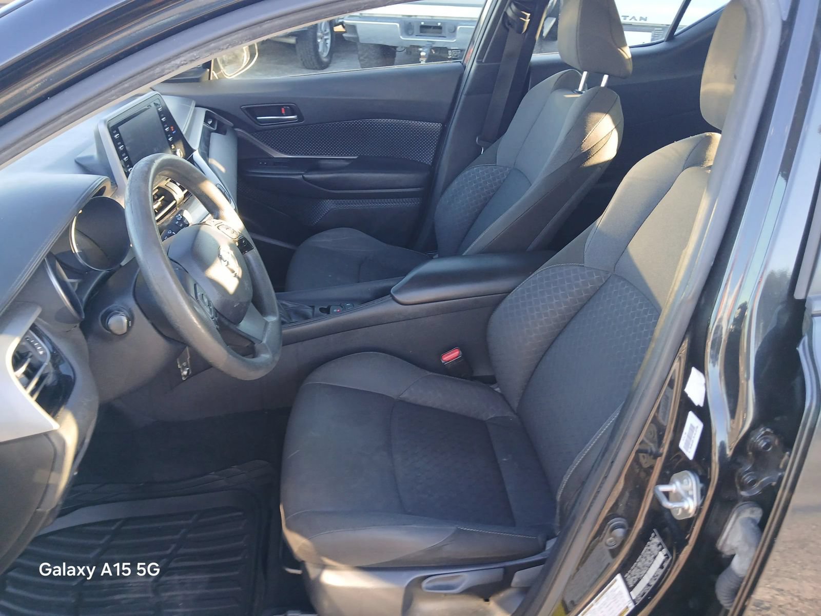 Used 2020 Toyota C-HR LE FWD image 11