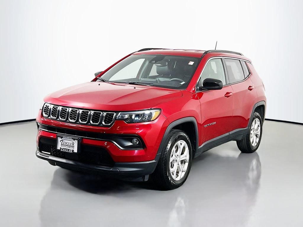 Used 2024 Jeep Compass Latitude AWD/4WD image 3