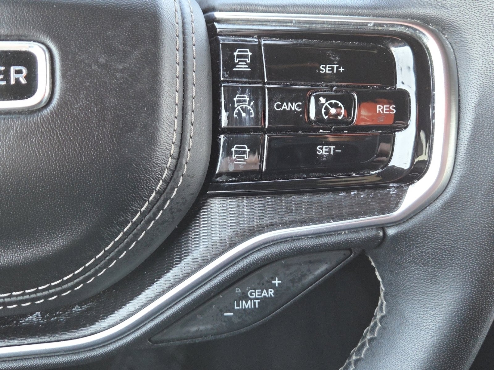 Used 2024 Jeep Grand Wagoneer L Series II w/ Quick Order Packagew 28T image 34