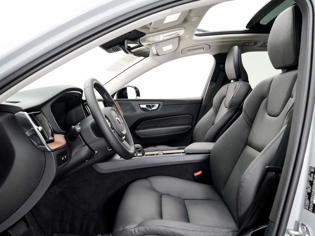 Used 2024 Volvo XC60 T8 Plus image 6