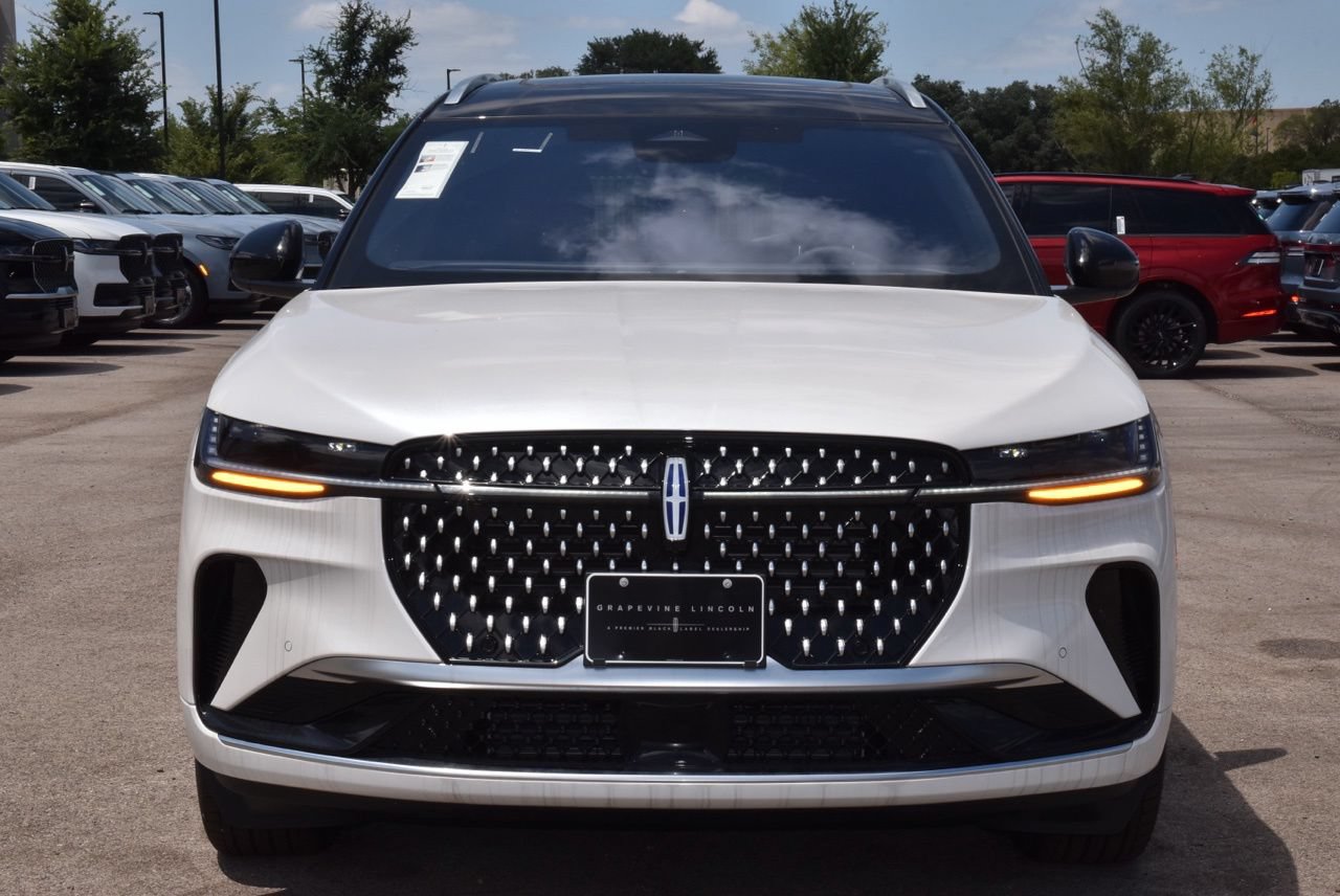 New 2026 Lincoln Nautilus Reserve AWD/4WD image 2