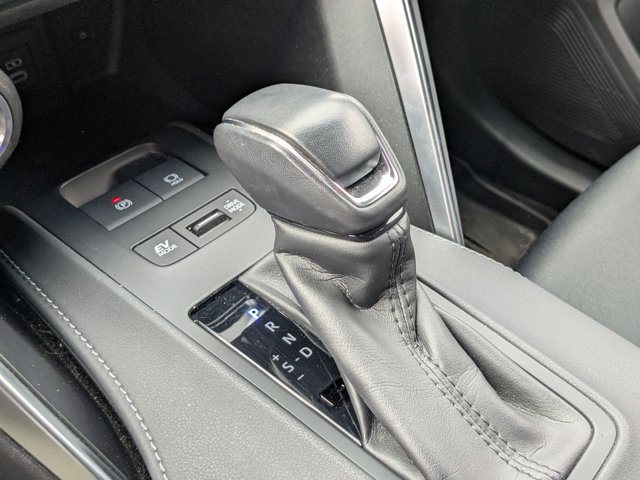 Used 2023 Toyota Venza LE image 12