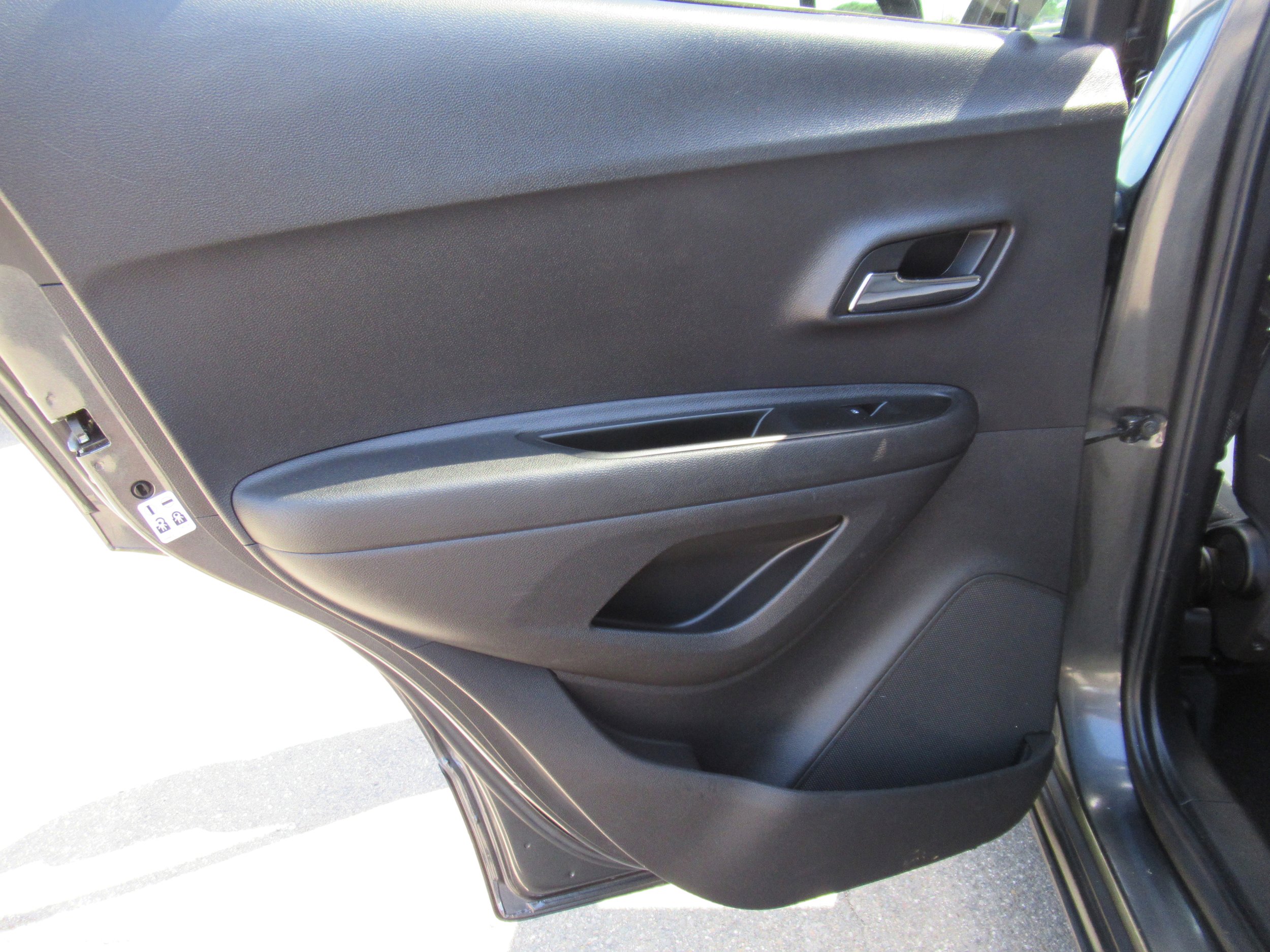 Used 2020 Chevrolet Trax LT FWD image 11