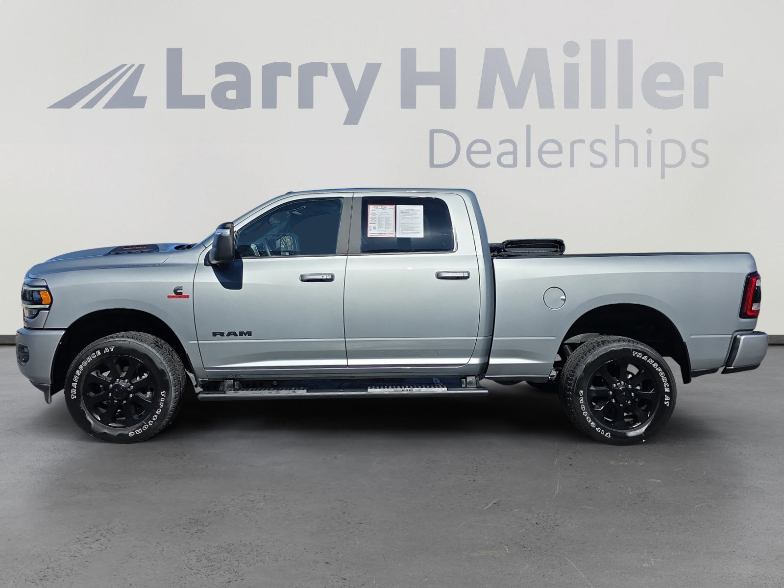 Used 2024 RAM 2500 Laramie w/ Night Edition image 2