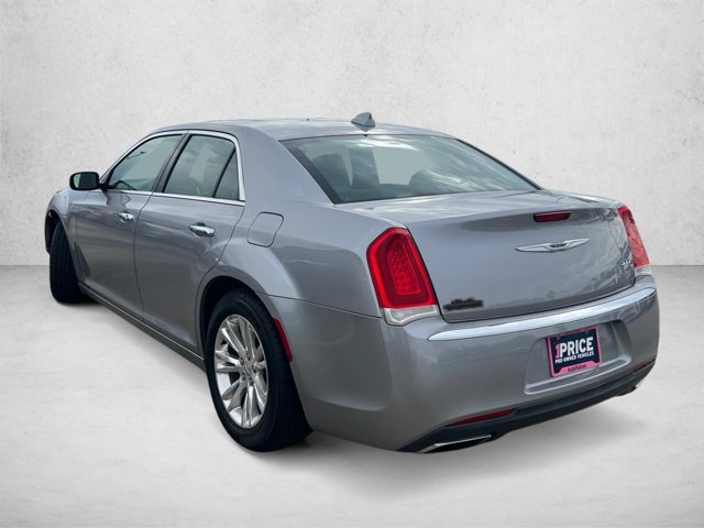 Used 2016 Chrysler 300 C RWD image 8