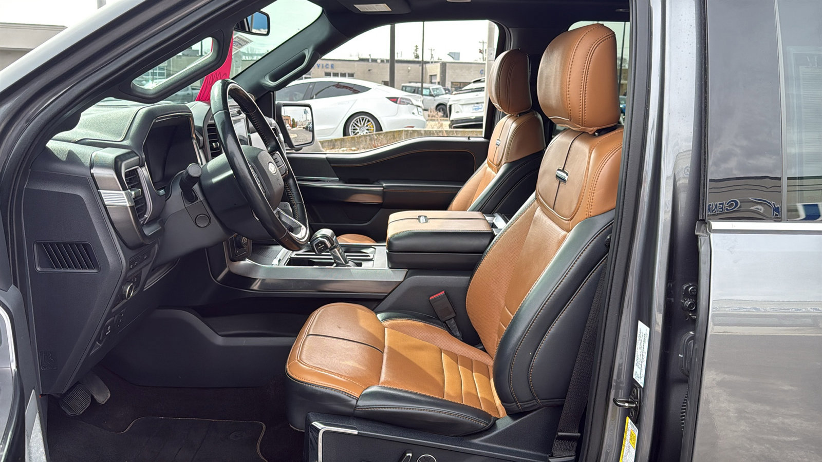 Used 2021 Ford F150 Platinum w/ FX4 Off-Road Package image 17