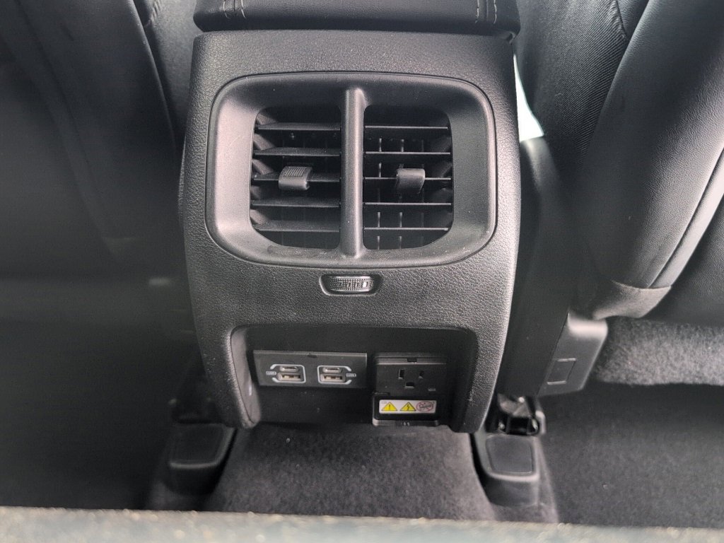 Used 2021 Jeep Cherokee Limited image 17