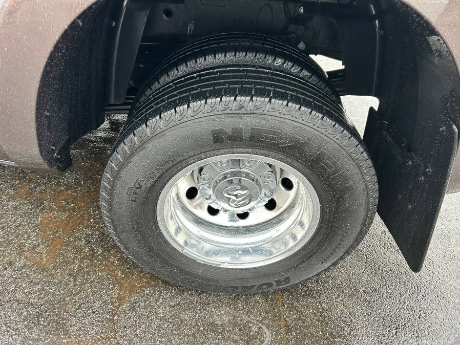 Used 2023 RAM 3500 Limited image 12