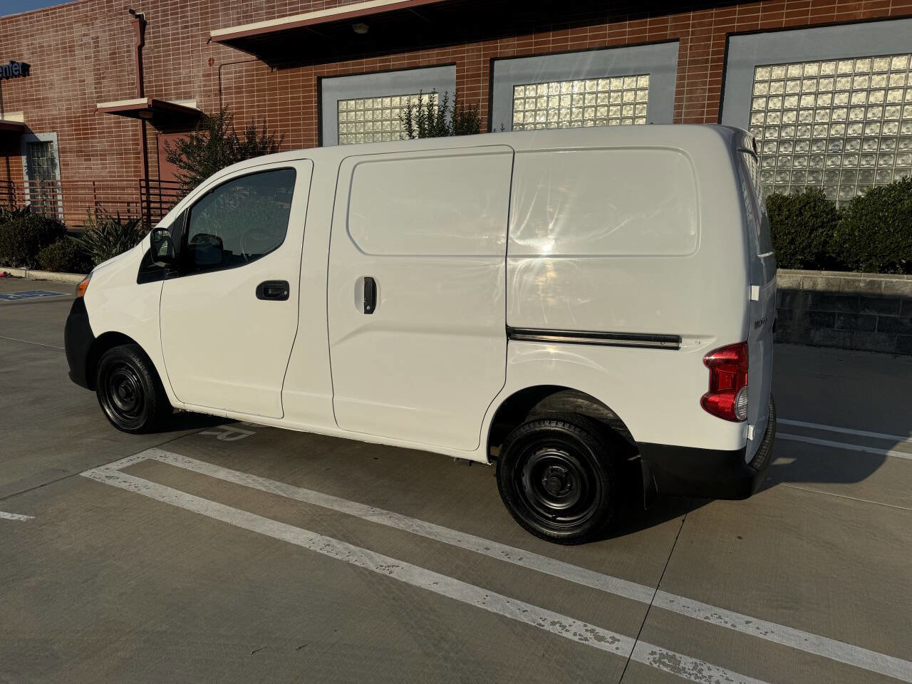 Used 2021 Nissan NV200 S w/ Back Door Glass Package FWD image 2