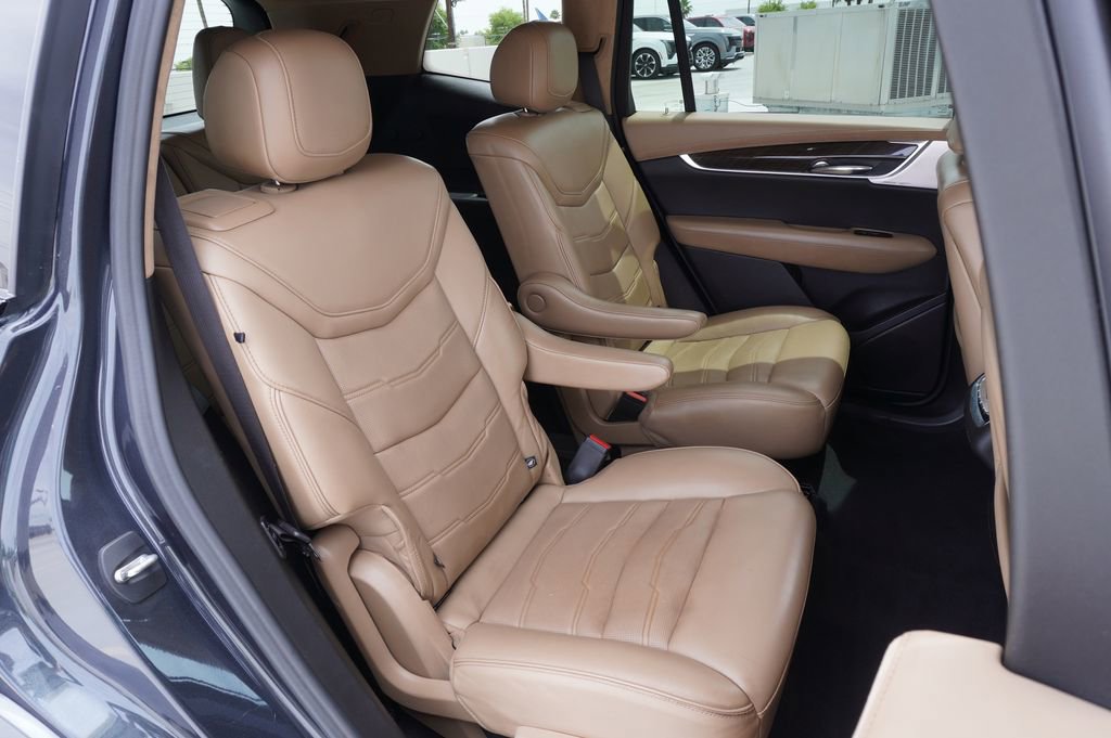 Certified 2023 Cadillac XT6 Sport w/ Platinum Package AWD/4WD image 9