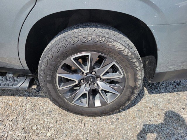 Used 2024 Chevrolet Tahoe Z71 w/ Luxury Package AWD/4WD image 10