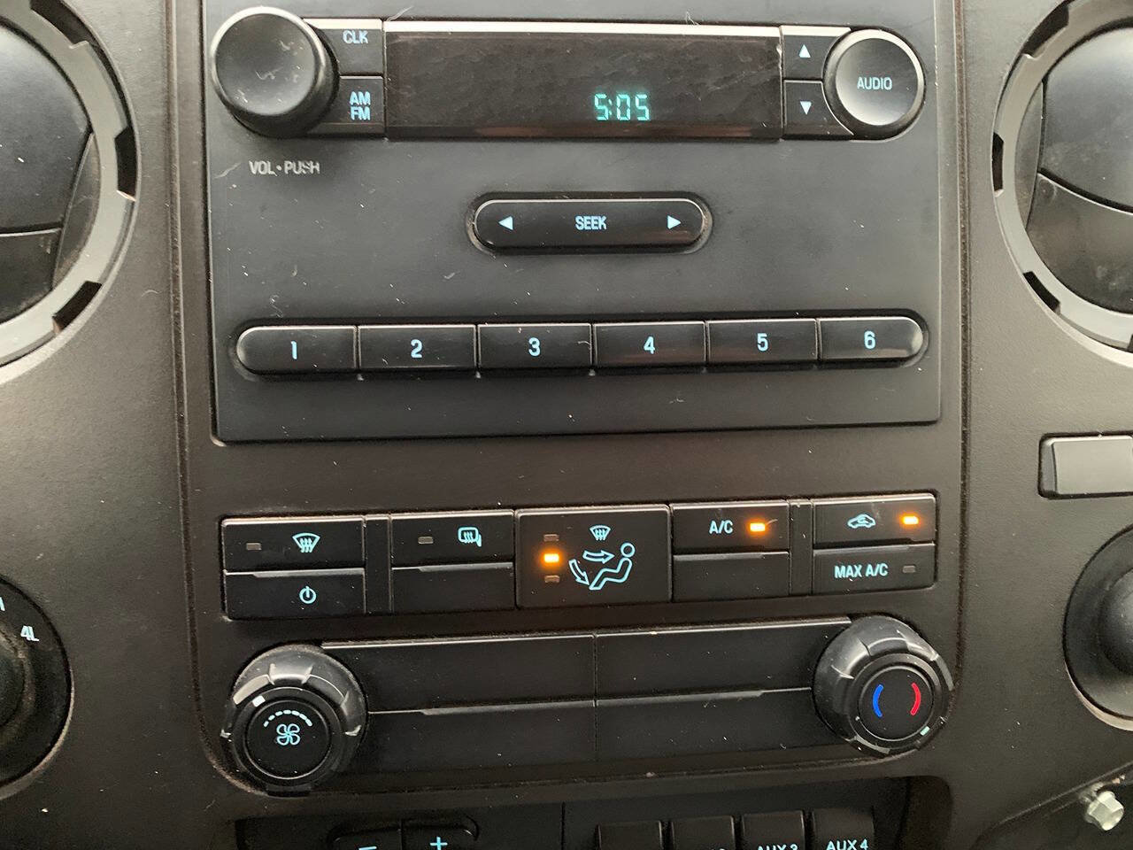Used 2015 Ford F250 XL w/ Power Equipment Group AWD/4WD image 35