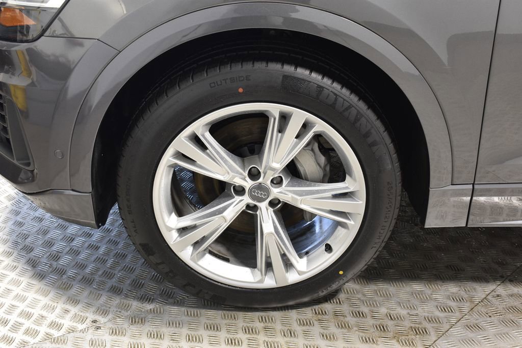 Used 2019 Audi Q8 Premium Plus w/ Premium Plus image 37