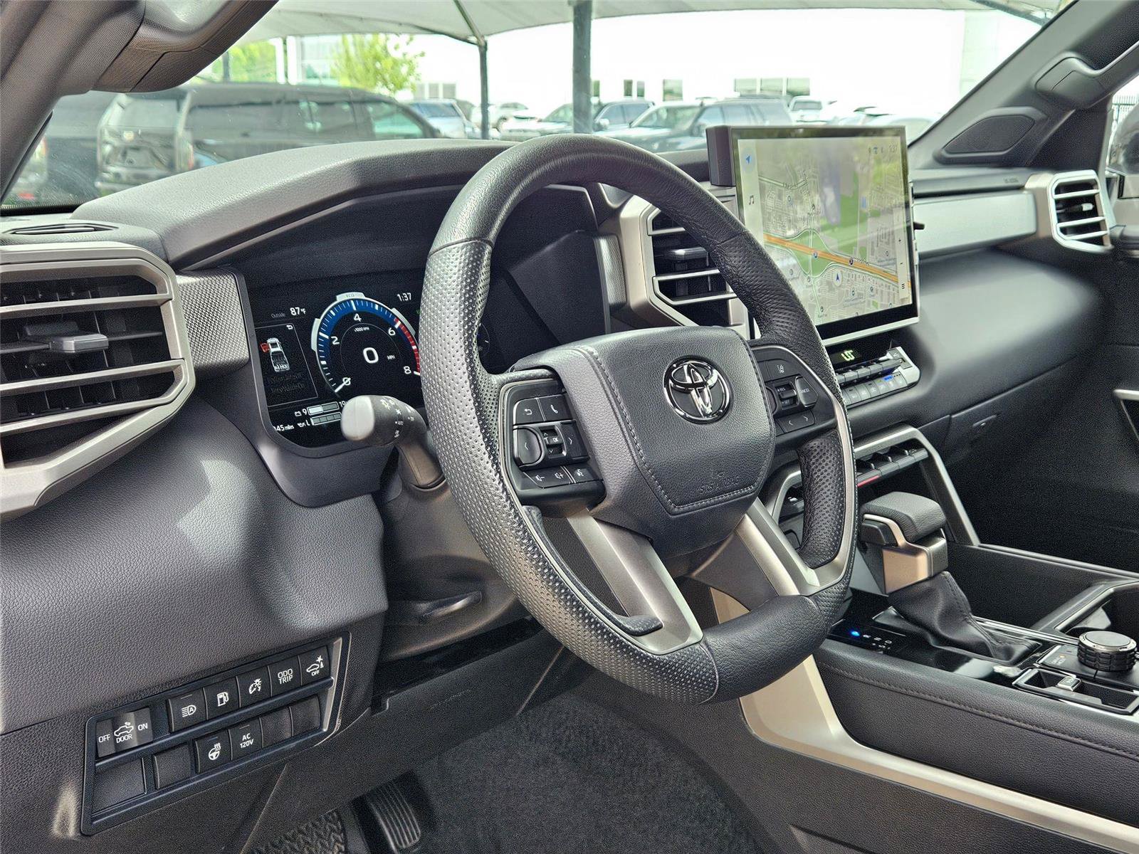 Used 2025 Toyota Tundra Limited AWD/4WD image 9