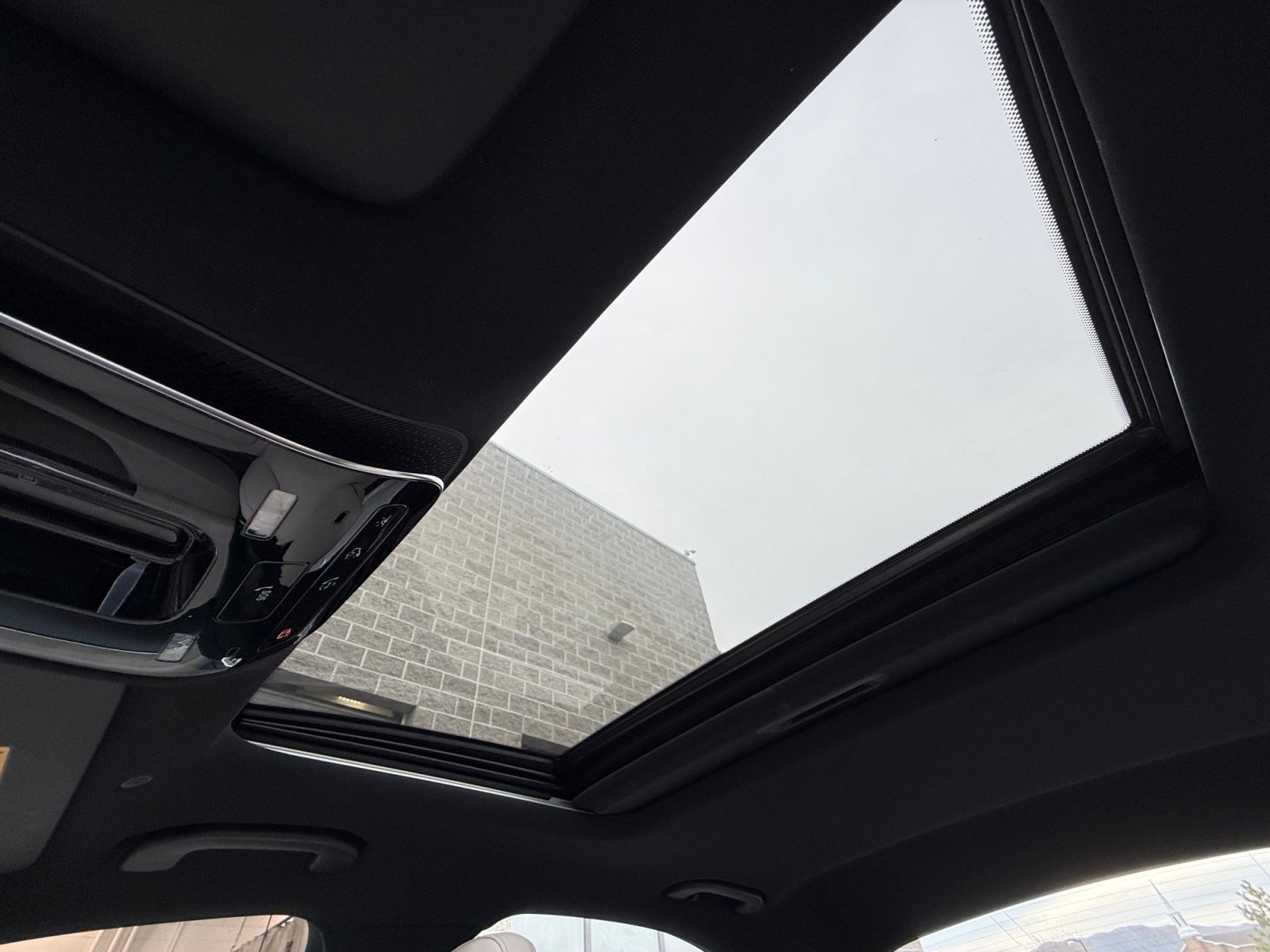 Used 2025 Mercedes-Benz C 300 4MATIC Sedan image 33