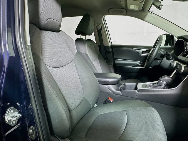 Used 2025 Toyota RAV4 XLE AWD/4WD image 27
