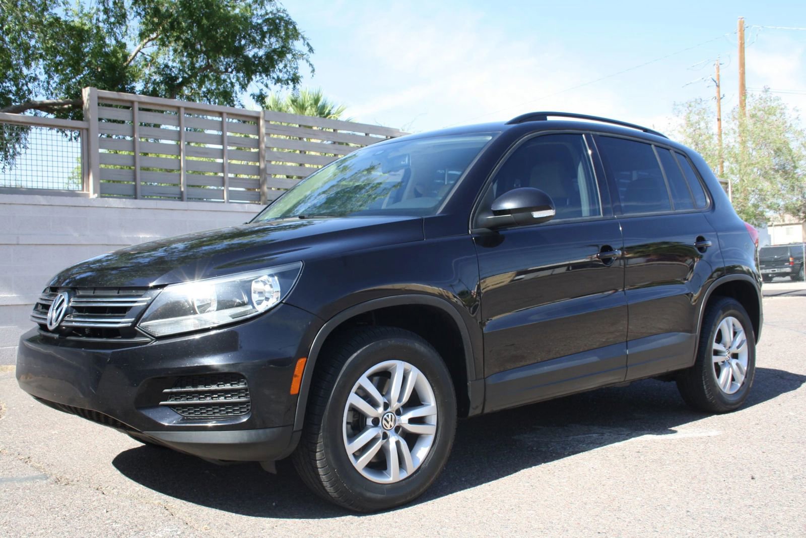 Used 2016 Volkswagen Tiguan S FWD image 24