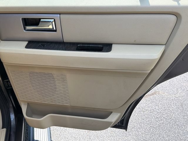 Used 2017 Ford Expedition Limited w/ Equipment Group 301A RWD image 18