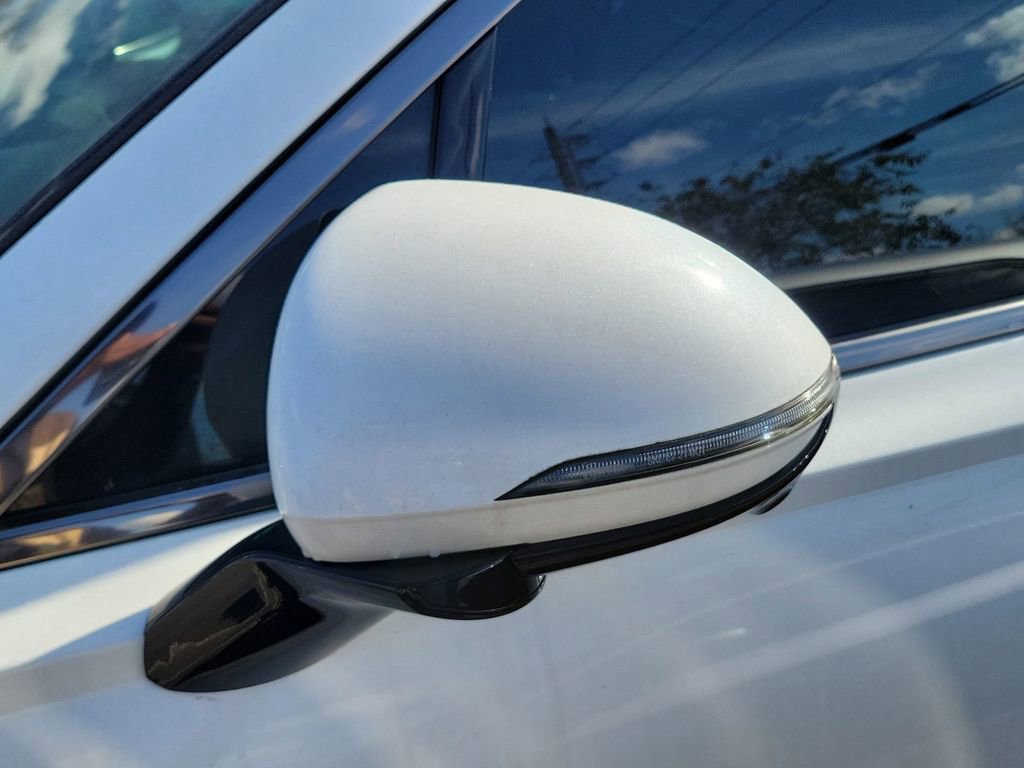 Used 2025 Genesis GV70 3.5T Sport w/ Sport Advanced Package image 9