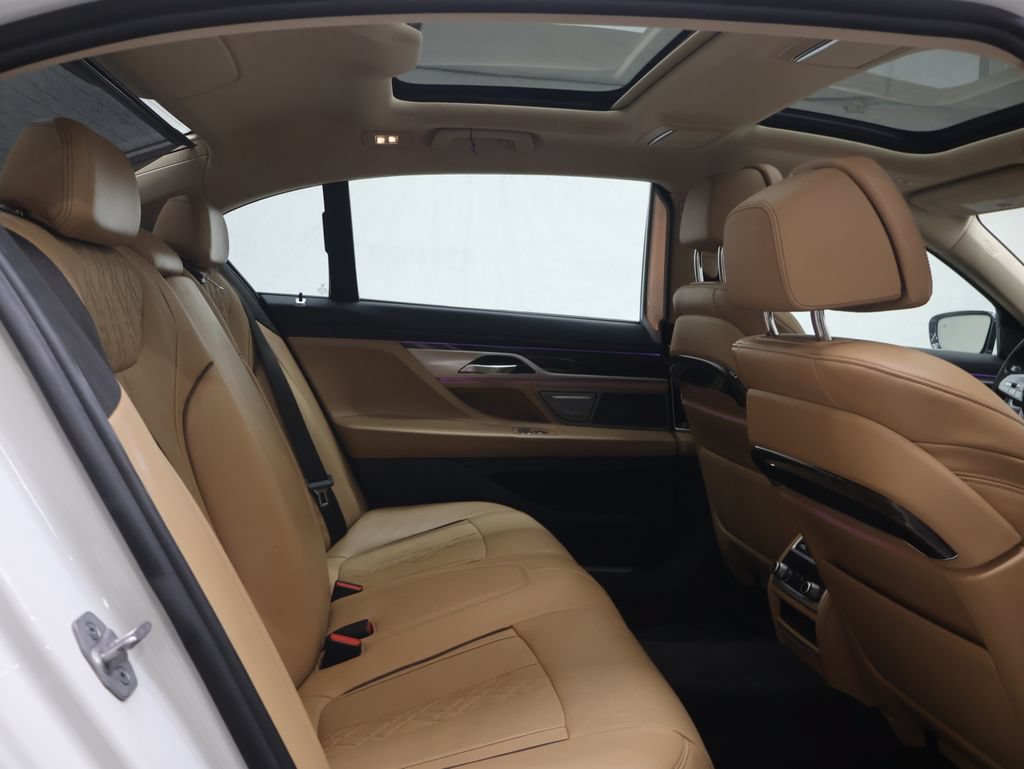 Used 2022 BMW 740i xDrive w/ Premium Package AWD/4WD image 12