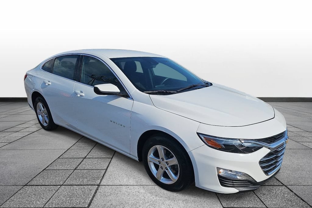 Used 2024 Chevrolet Malibu LT FWD image 3