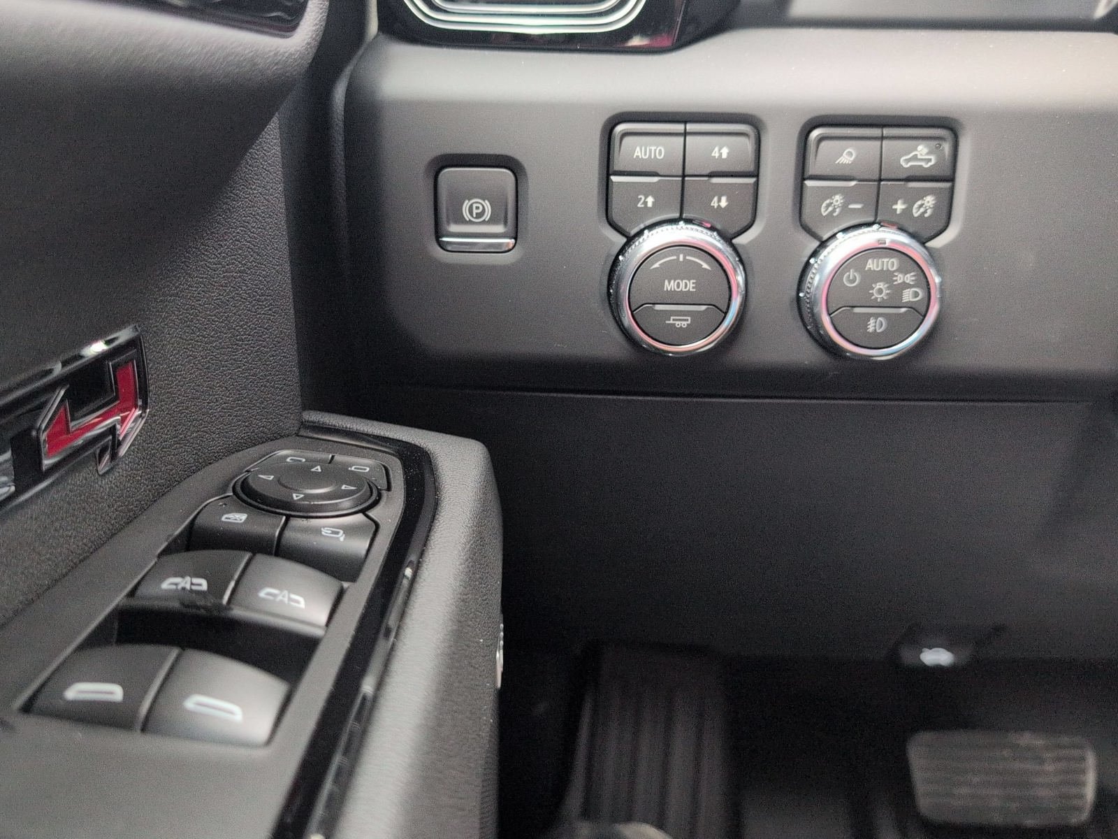 New 2026 GMC Sierra 1500 AT4 w/ AT4 Premium Package AWD/4WD image 17