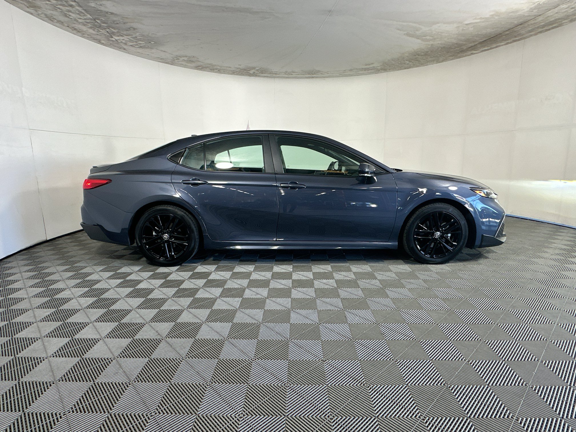 Used 2026 Toyota Camry SE FWD image 2