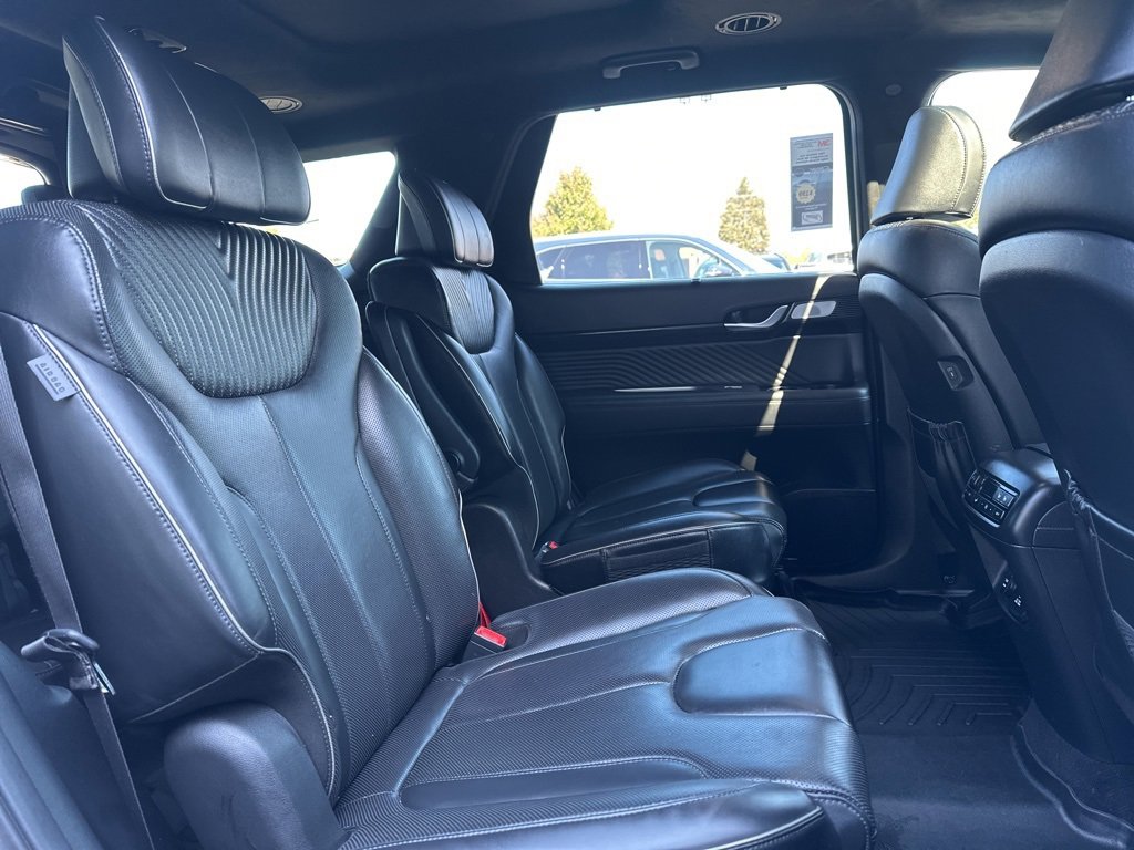 Used 2023 Hyundai Palisade Calligraphy image 16