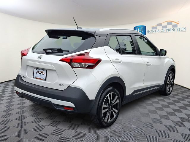 Used 2019 Nissan Kicks SR w/ SR Premium Package FWD image 6