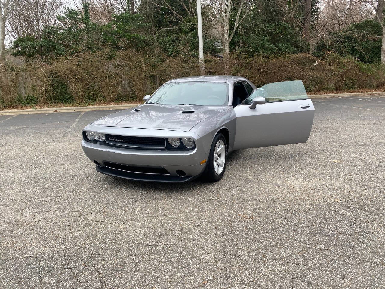 Used 2013 Dodge Challenger SXT RWD image 39