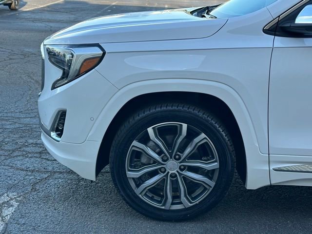 Used 2020 GMC Terrain Denali w/ Denali Premium Package FWD image 7