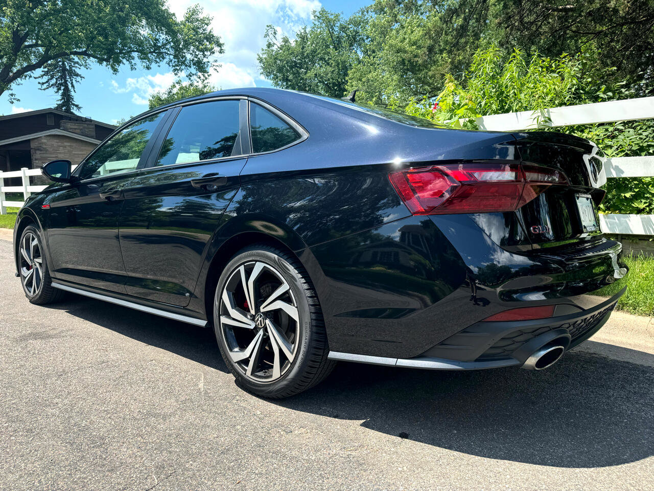 Used 2022 Volkswagen Jetta GLI Autobahn image 12