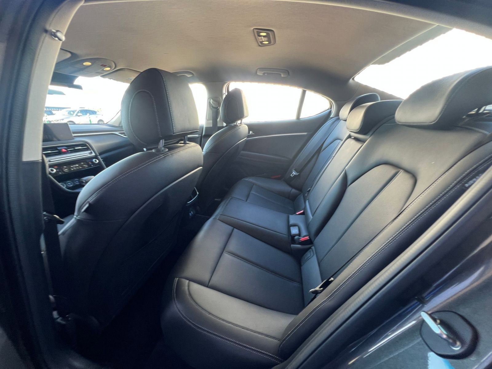 Used 2025 Genesis G70 2.5T image 25