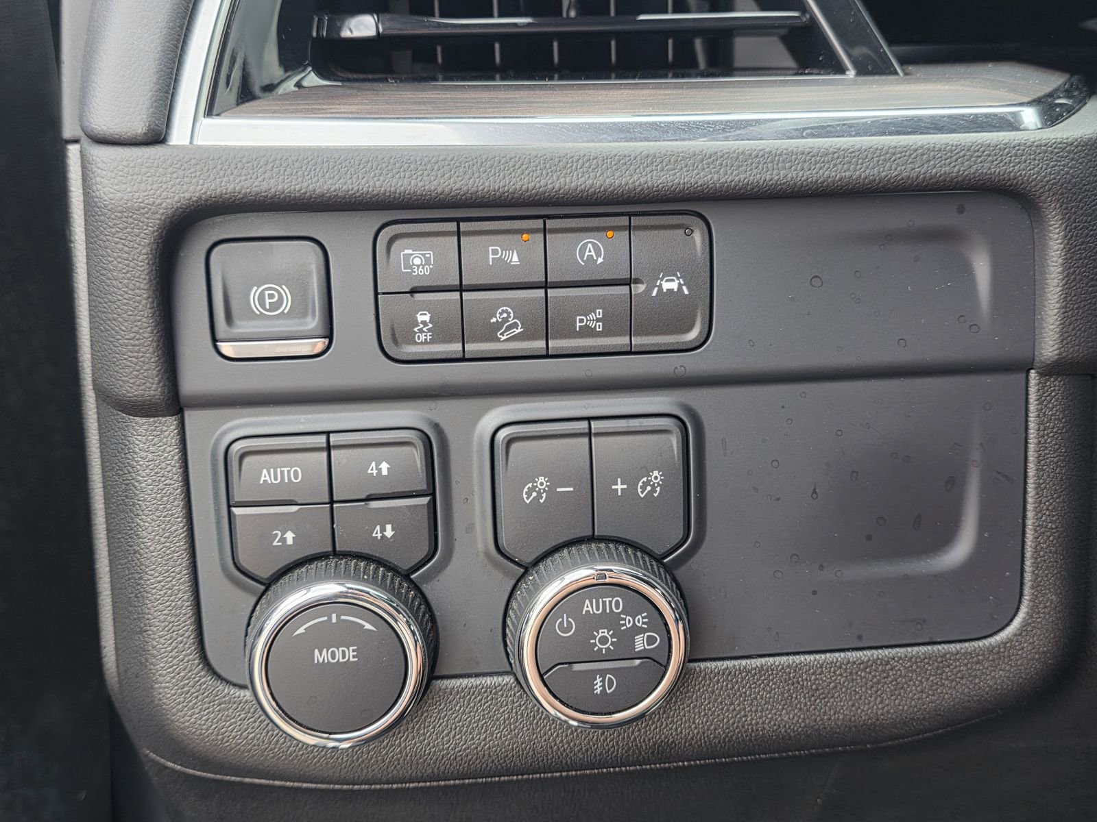 Used 2025 Chevrolet Tahoe Z71 AWD/4WD image 19