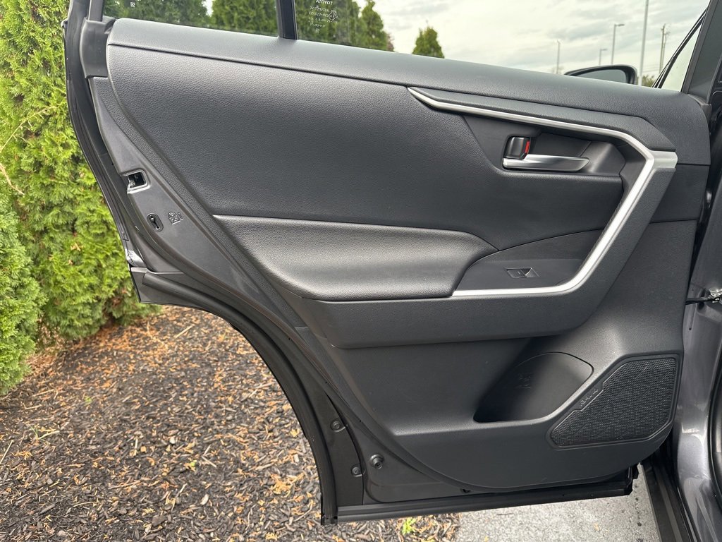 Certified 2025 Toyota RAV4 SE image 9