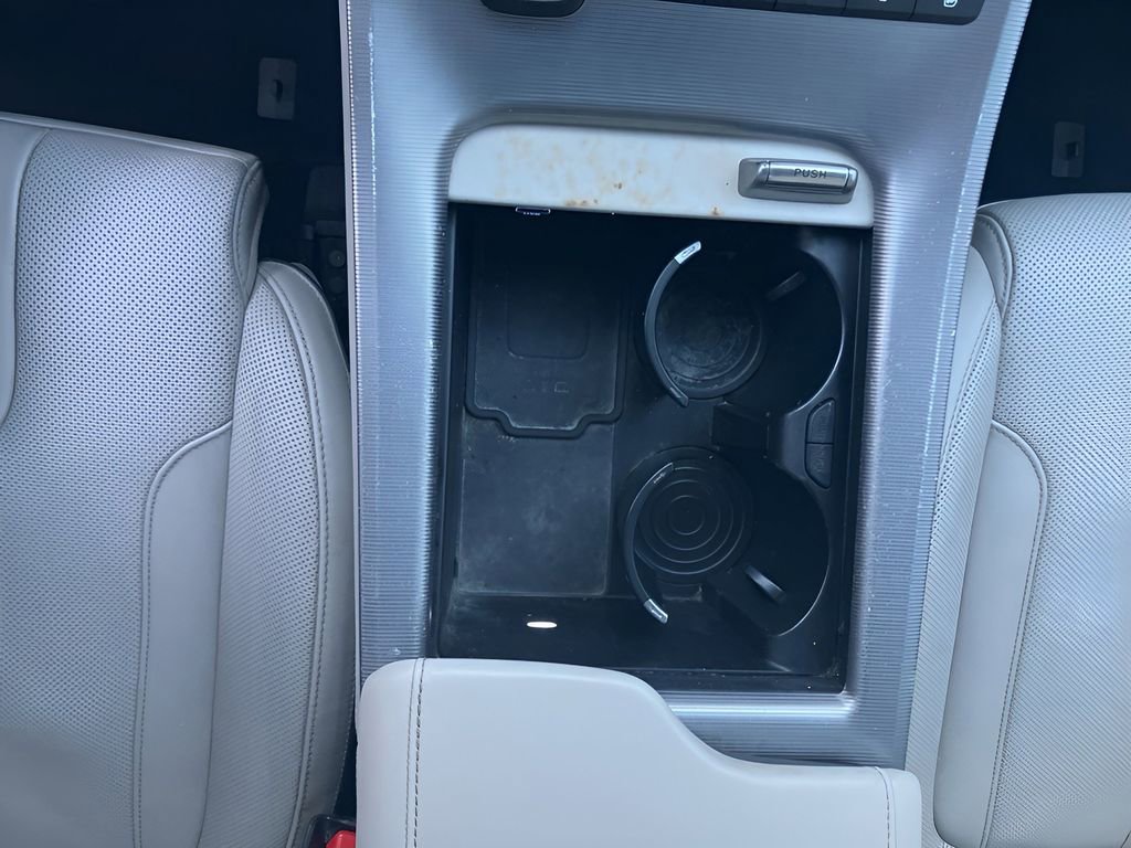 Used 2023 Hyundai Palisade Calligraphy image 46