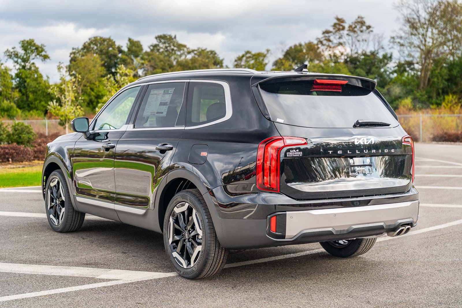 New 2025 Kia Telluride S image 3