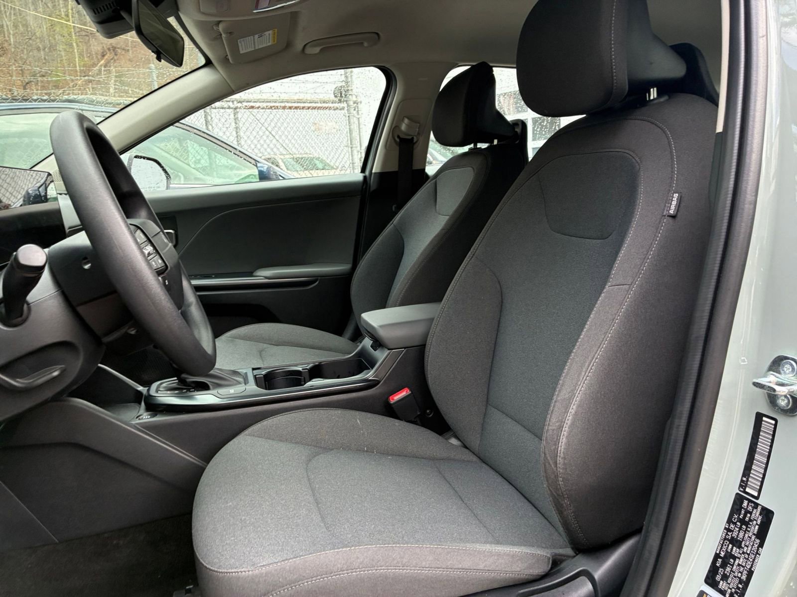 Used 2025 Kia K4 LXS image 36
