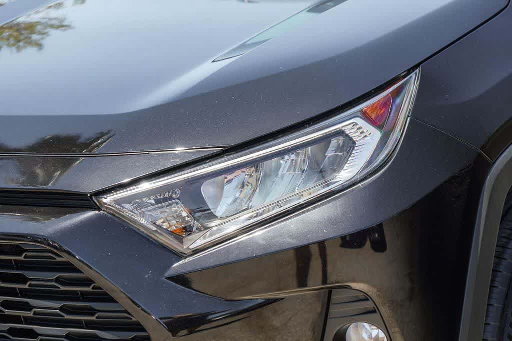Used 2020 Toyota RAV4 XLE w/ Carpet Mat Package FWD image 8