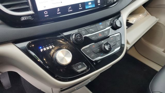 Certified 2024 Chrysler Pacifica Touring-L image 17