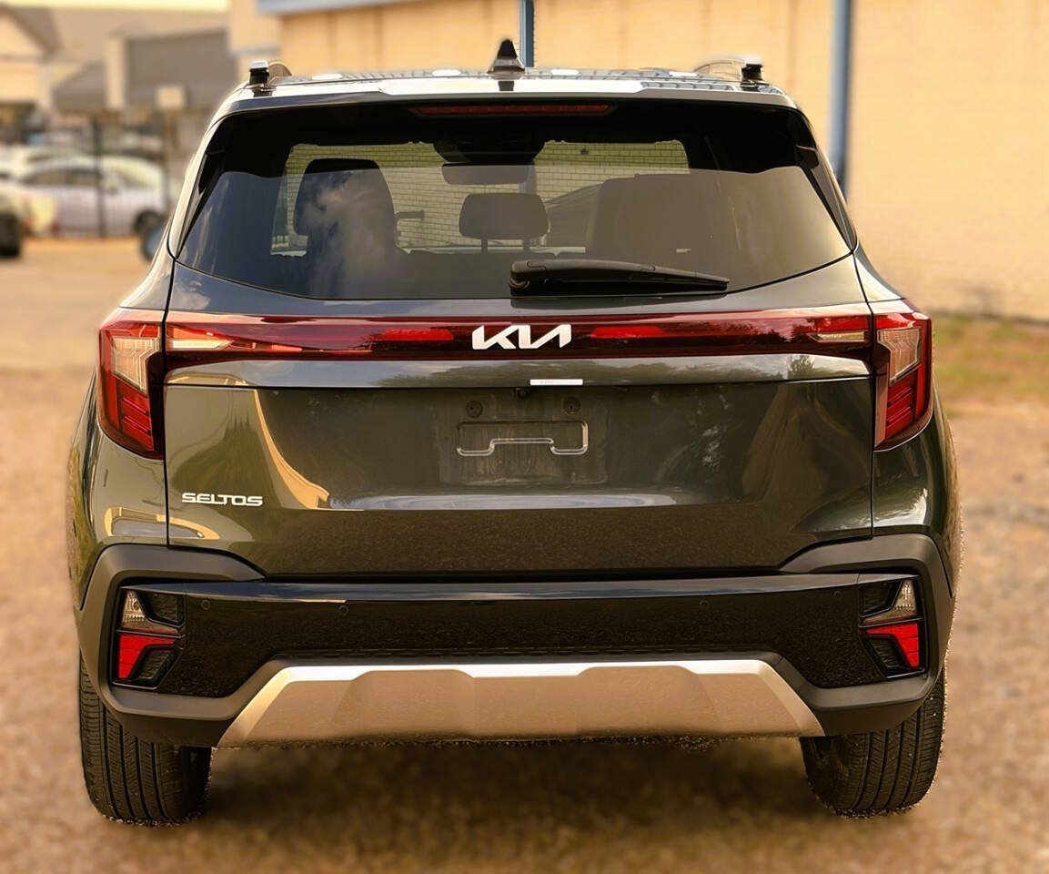 Used 2025 Kia Seltos EX FWD image 4