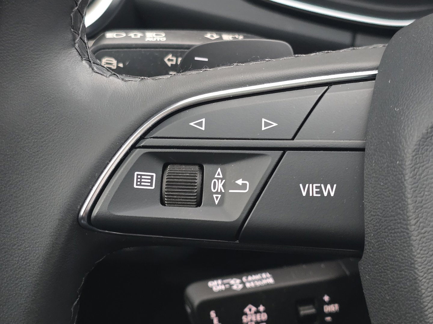 Used 2023 Audi Q5 2.0T Prestige w/ Prestige Package image 26