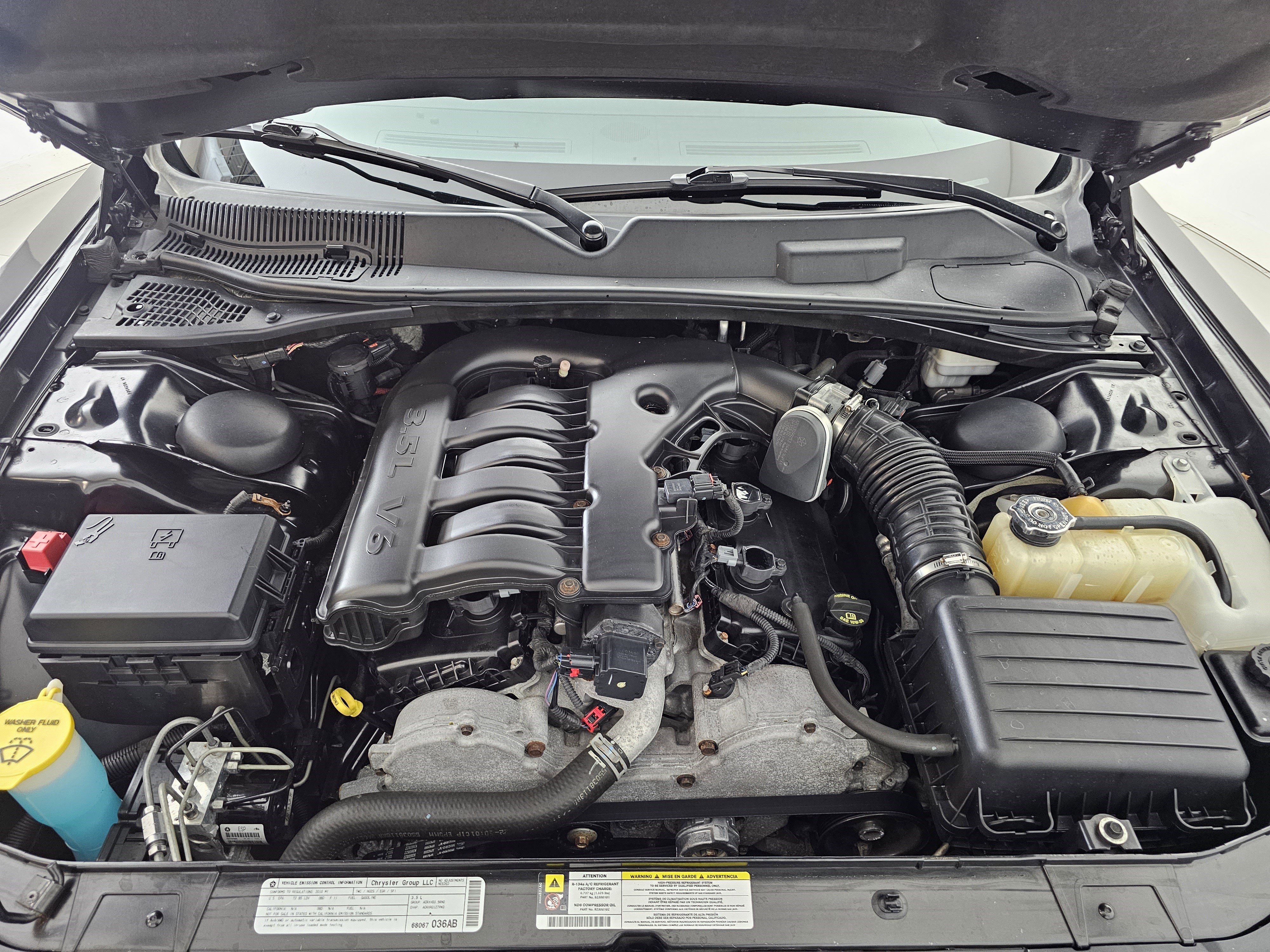 Used 2010 Dodge Challenger SE image 39