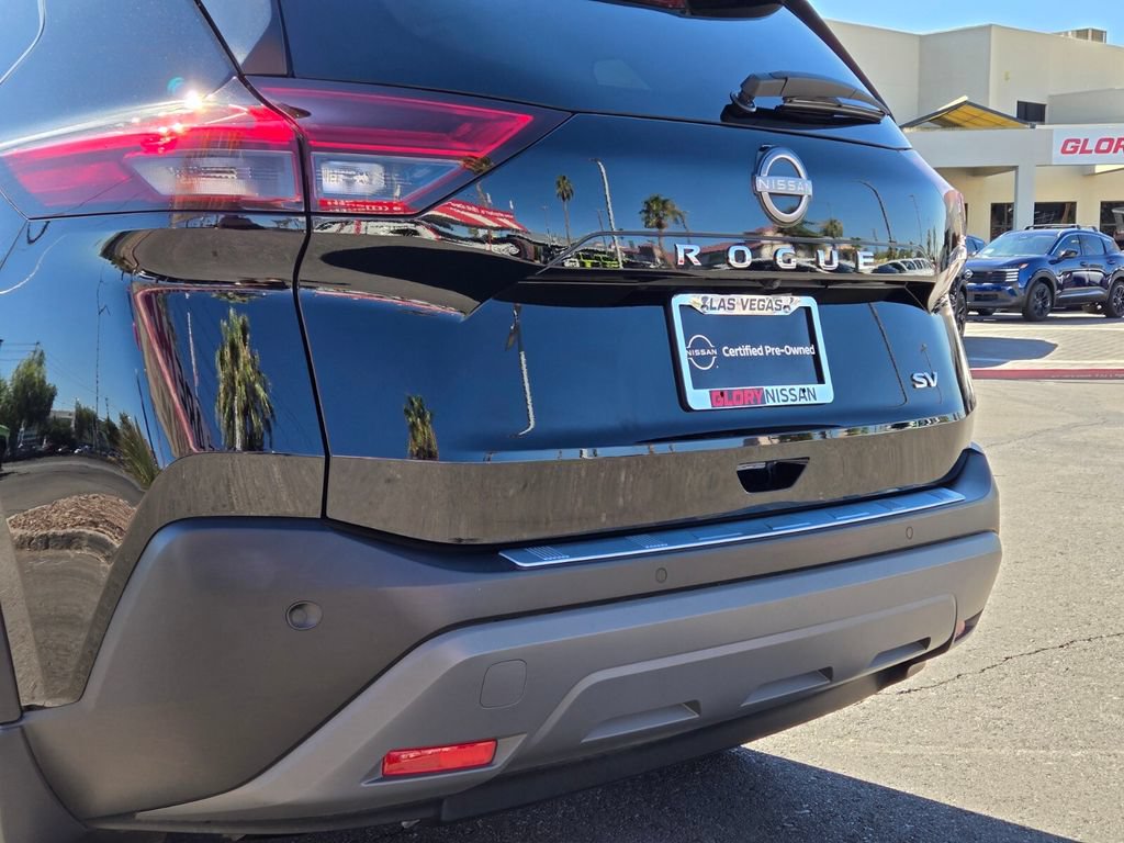 Used 2023 Nissan Rogue SV FWD image 6