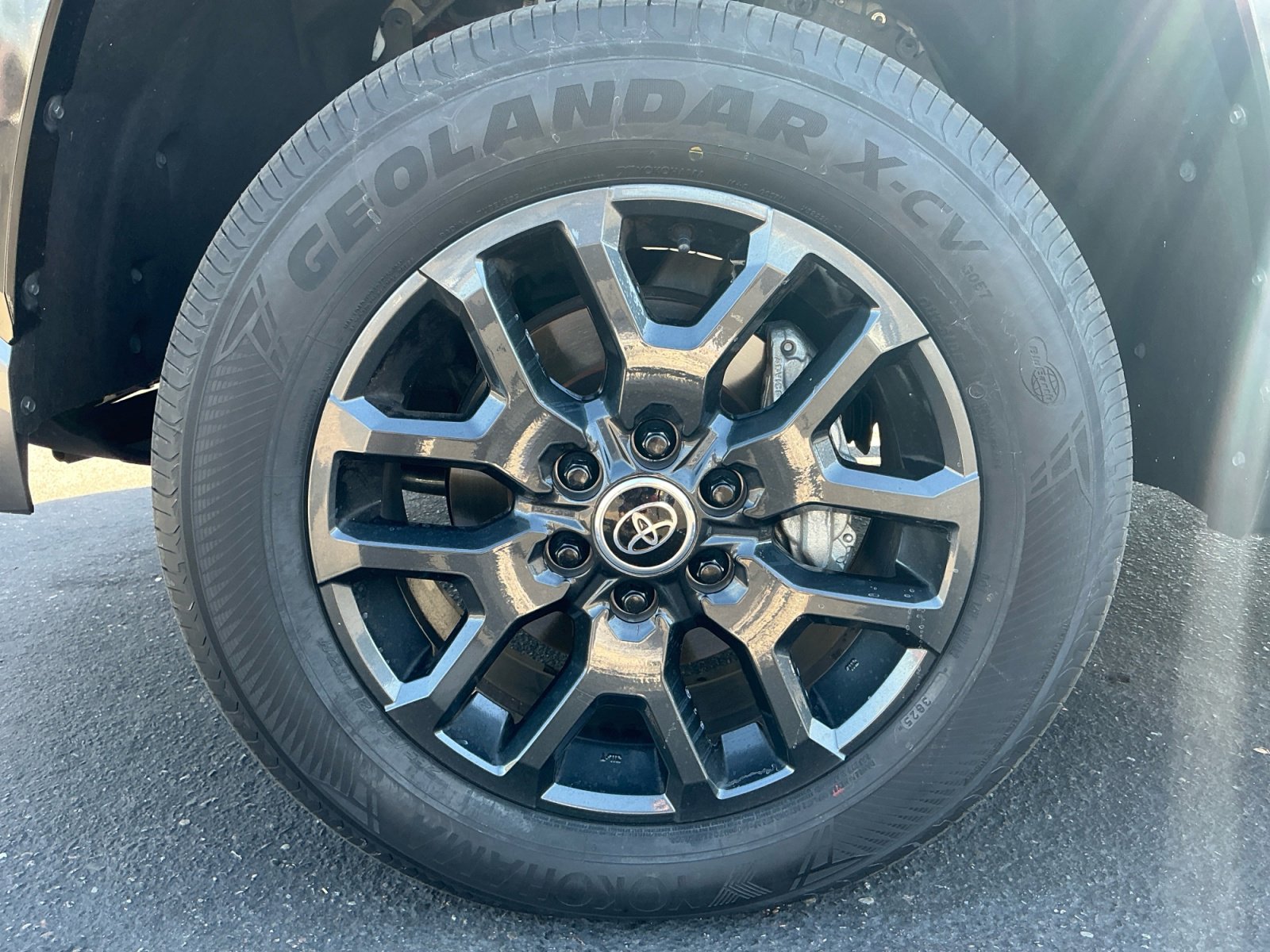 Used 2024 Toyota Tundra Platinum AWD/4WD image 26